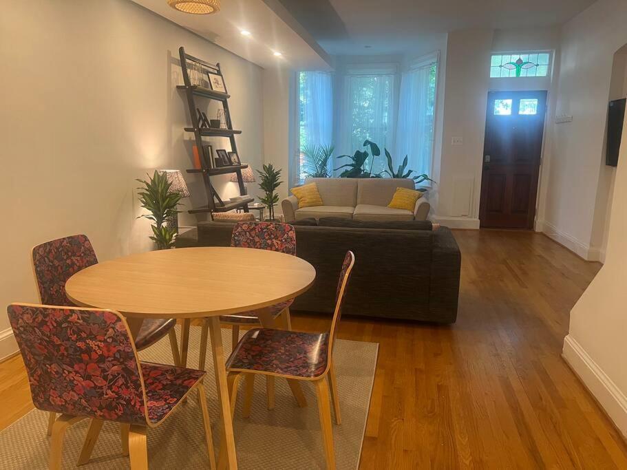 3-Bedroom House With Cute Patio Explore Dc On Foot Washington Exteriör bild