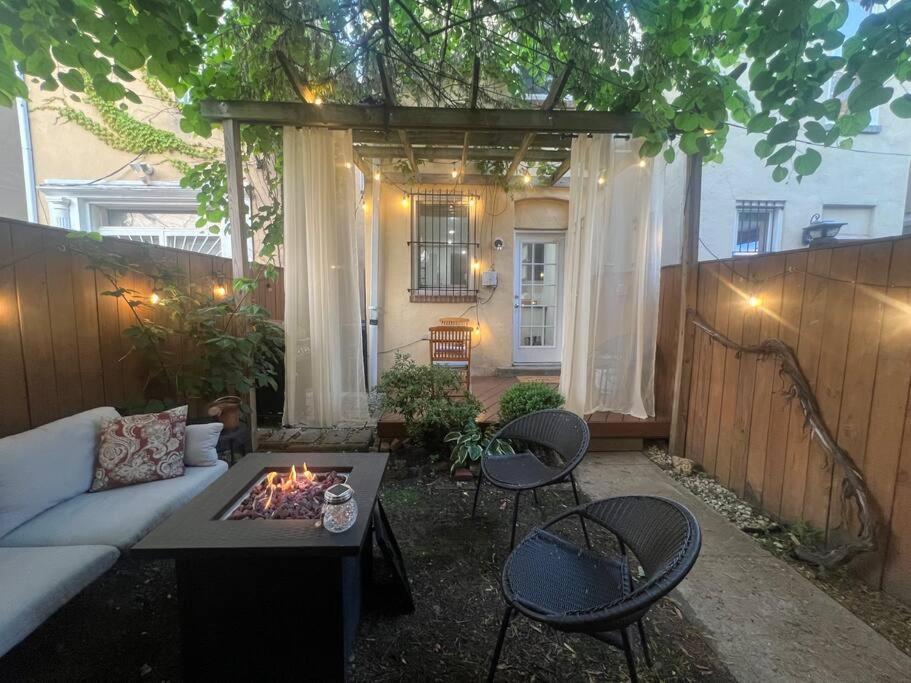 3-Bedroom House With Cute Patio Explore Dc On Foot Washington Exteriör bild