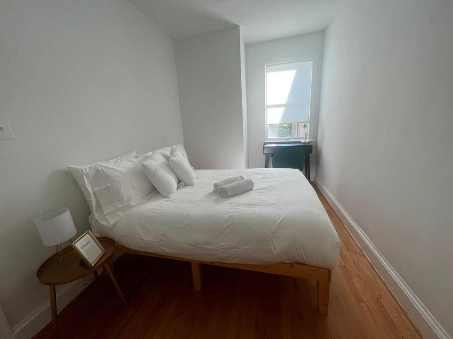 3-Bedroom House With Cute Patio Explore Dc On Foot Washington Exteriör bild
