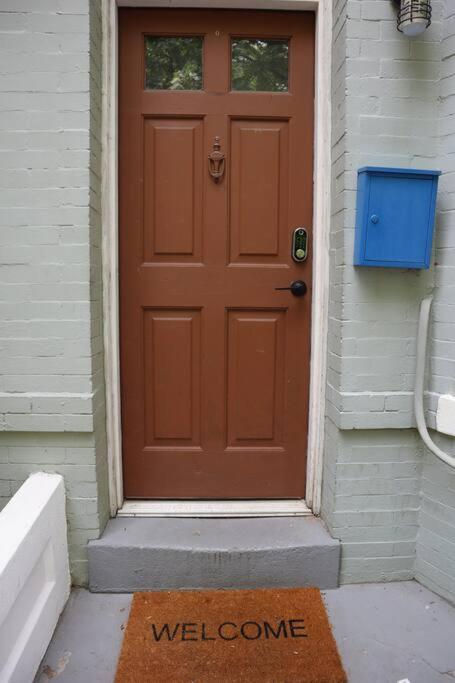 3-Bedroom House With Cute Patio Explore Dc On Foot Washington Exteriör bild