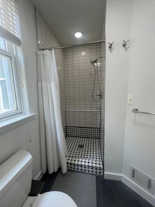 3-Bedroom House With Cute Patio Explore Dc On Foot Washington Exteriör bild