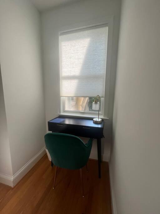 3-Bedroom House With Cute Patio Explore Dc On Foot Washington Exteriör bild